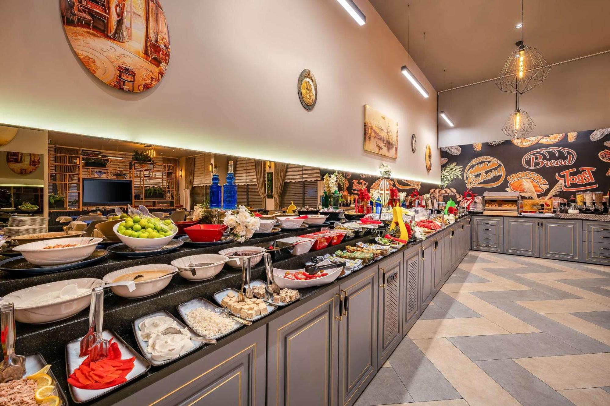 Best Western Premier Hidden Hills Hotel Istanbul Exterior photo A buffet at a hotel